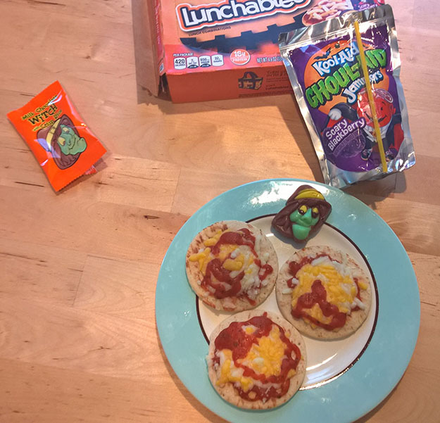 halloween lunchables pizza