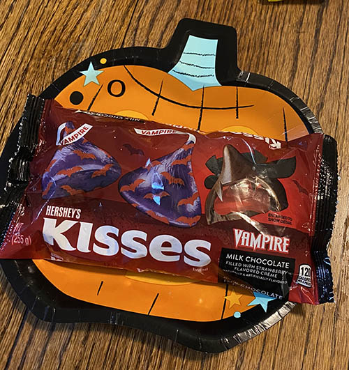 hersheys vampire kisses packaging