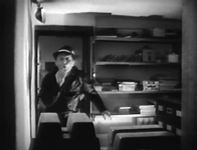 I picture Smith the goon as trying to play Frank Gorshin as Gunther Toody.